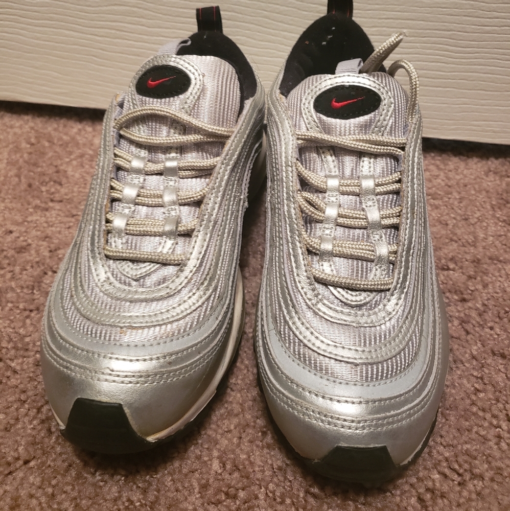 Silver airmax 97| size 4 Youth